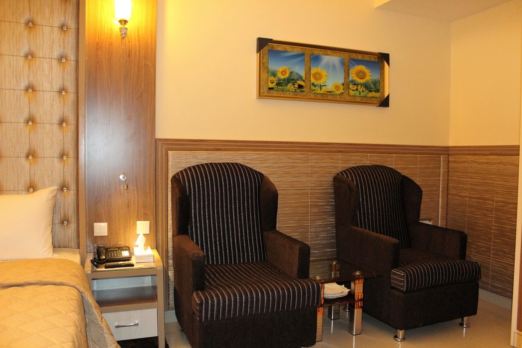 Naif Fort Hotel Dubai Exterior photo