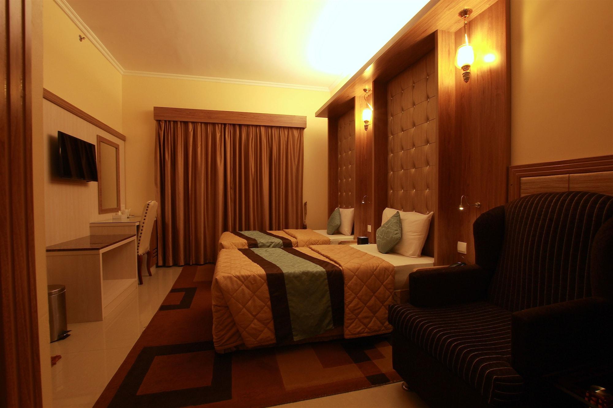 Naif Fort Hotel Dubai Exterior photo