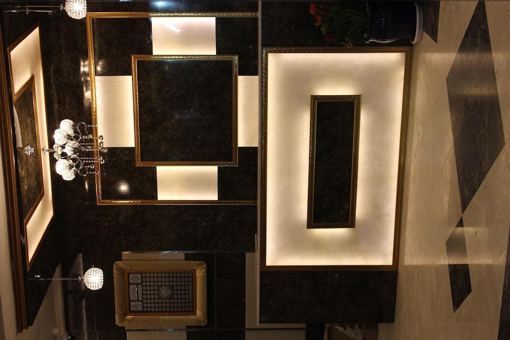 Naif Fort Hotel Dubai Exterior photo