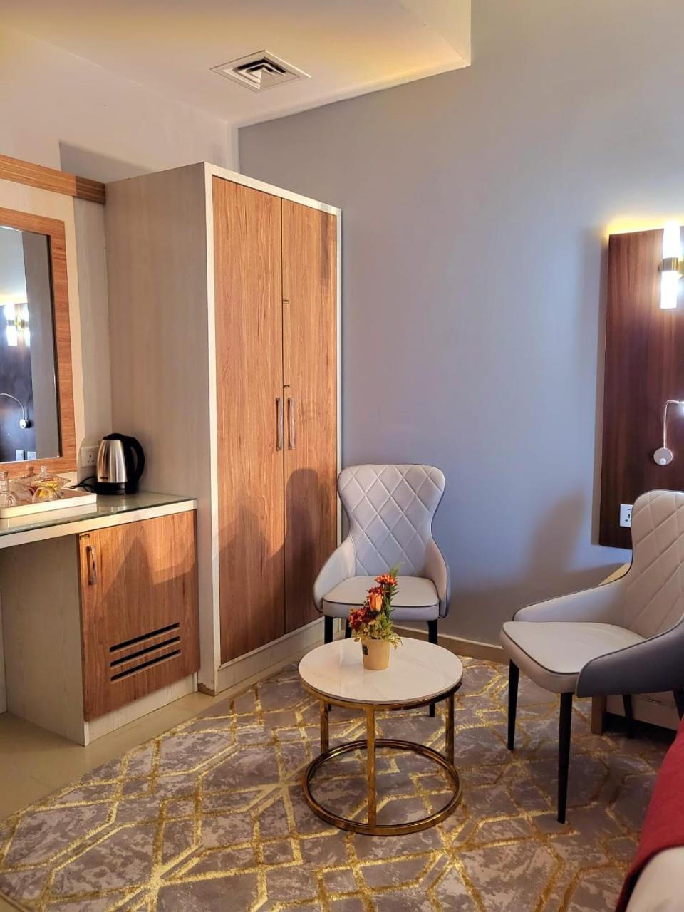 Naif Fort Hotel Dubai Exterior photo