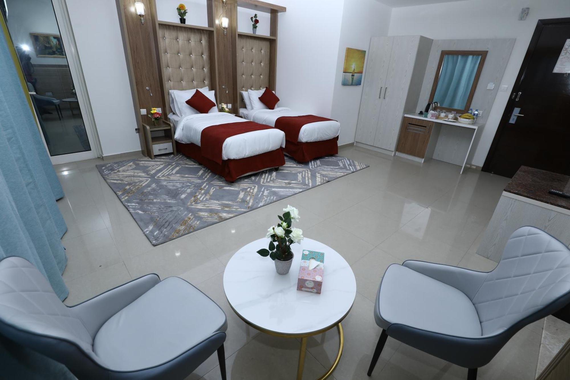 Naif Fort Hotel Dubai Exterior photo