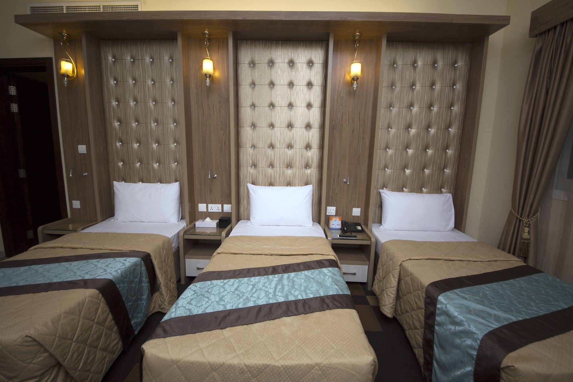 Naif Fort Hotel Dubai Exterior photo