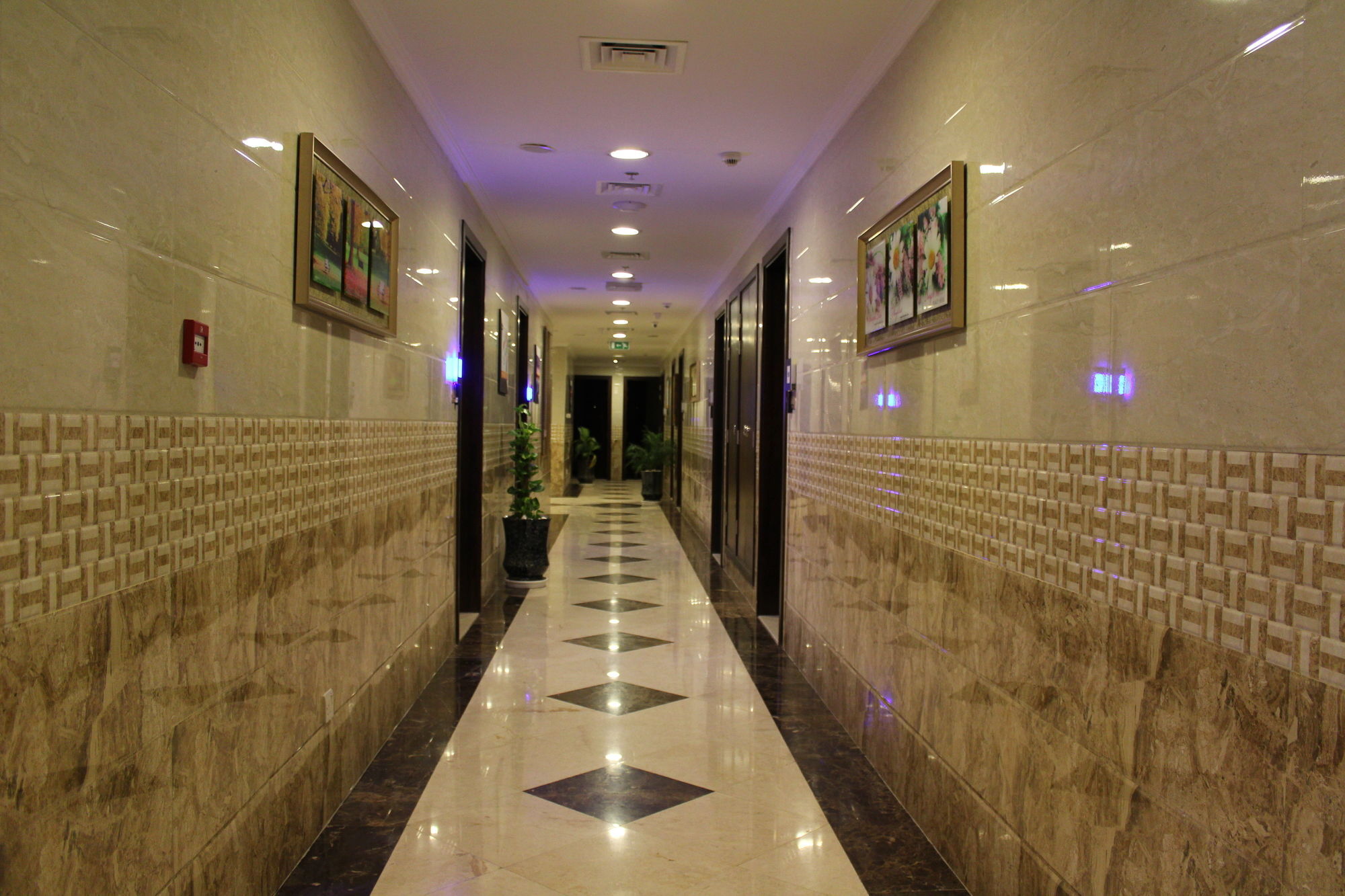 Naif Fort Hotel Dubai Exterior photo