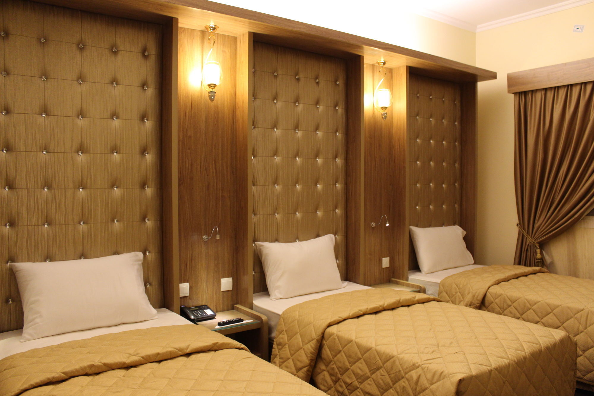 Naif Fort Hotel Dubai Exterior photo