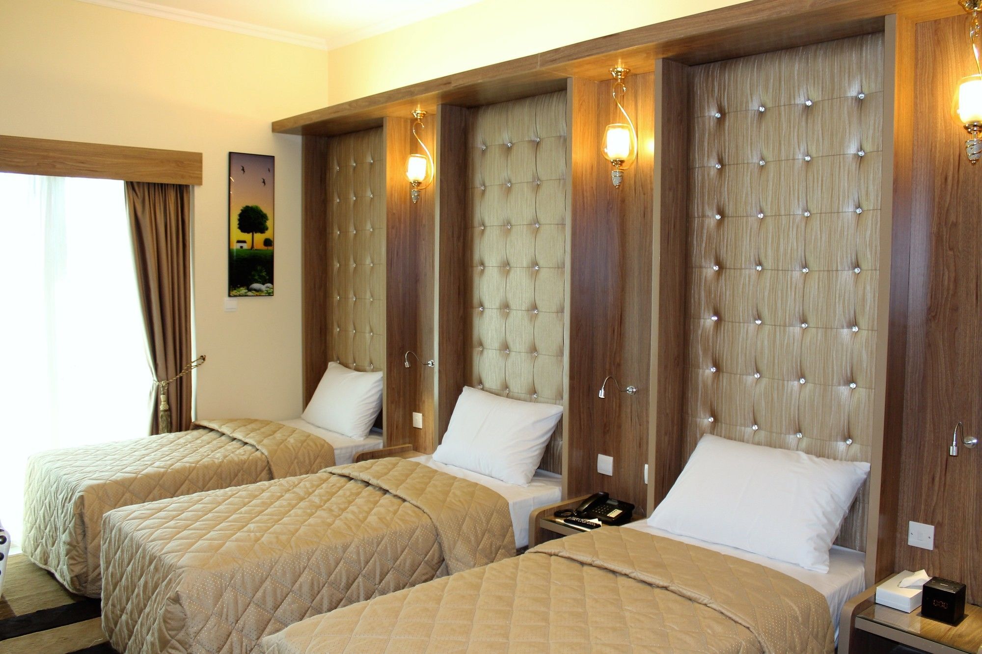 Naif Fort Hotel Dubai Exterior photo
