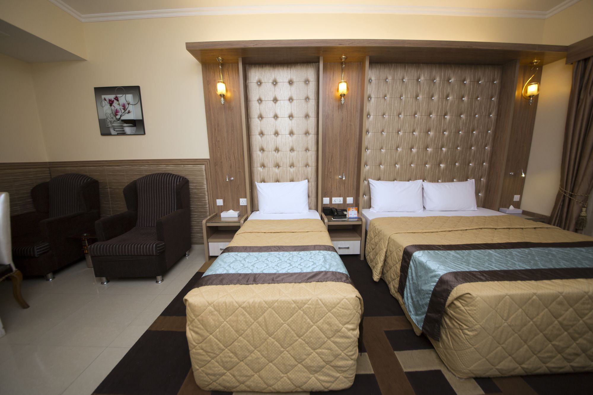 Naif Fort Hotel Dubai Exterior photo