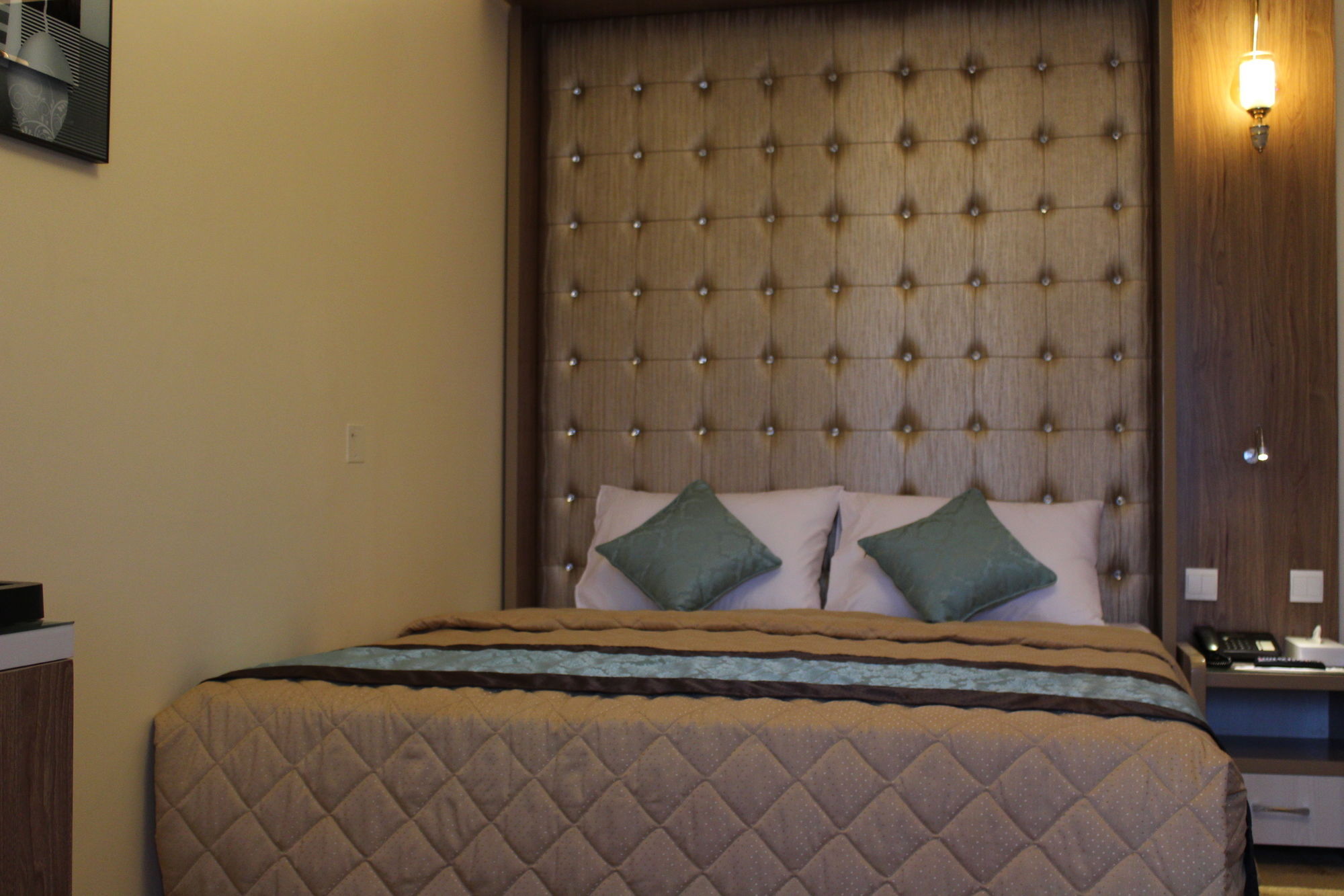 Naif Fort Hotel Dubai Exterior photo
